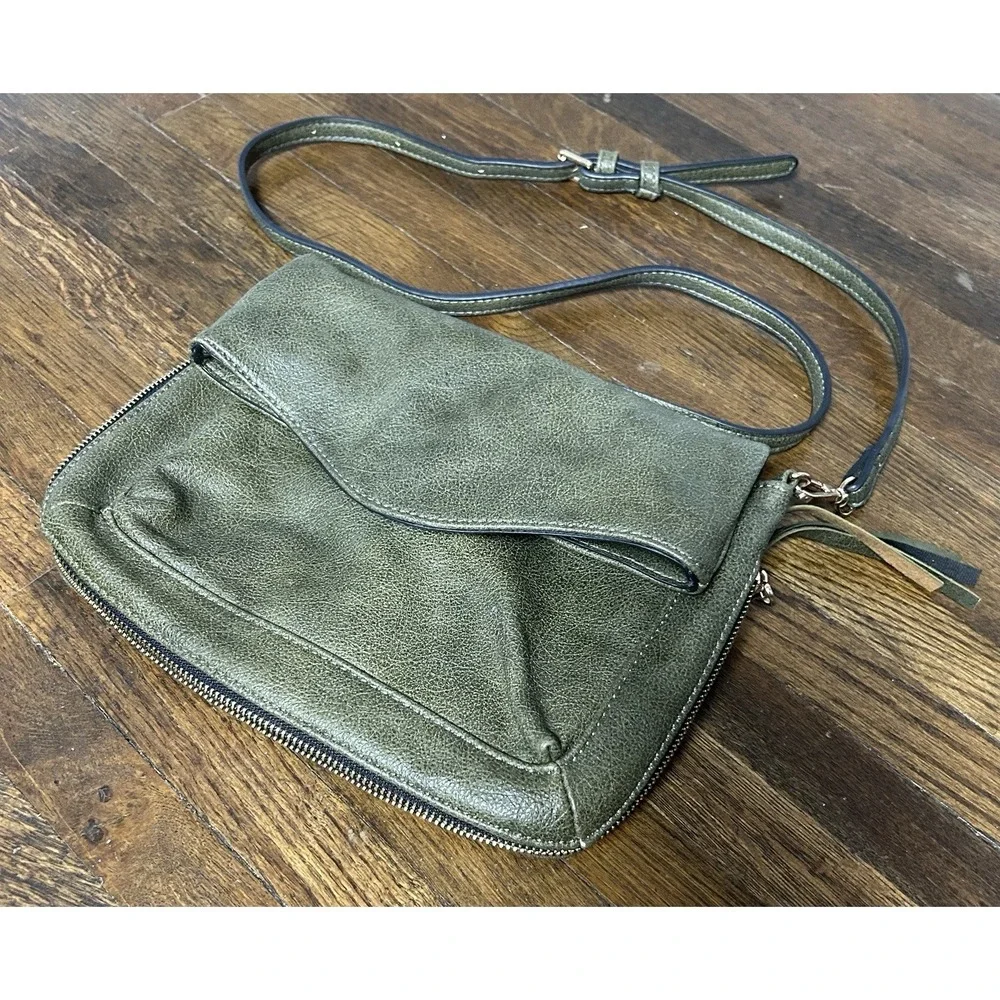 Moda Luxe‎ Fold over Women's Green Faux Leather Crossbody Purse Adjustable Strap